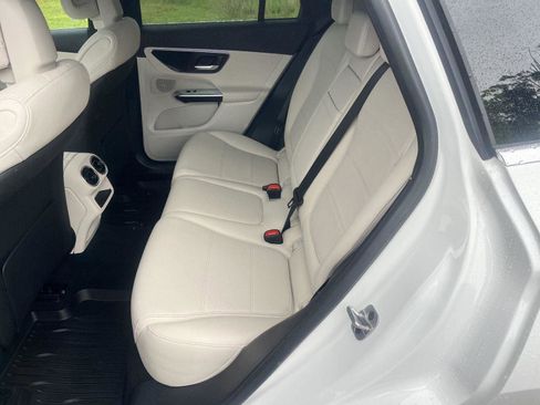 Used 2026 Mercedes-Benz GLC 300 4MATIC image 16