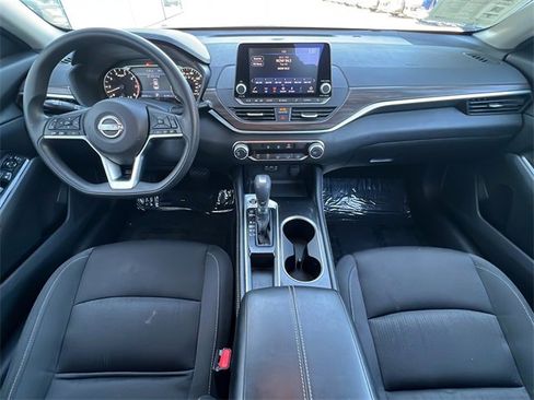 Used 2023 Nissan Altima 2.5 SV image 10