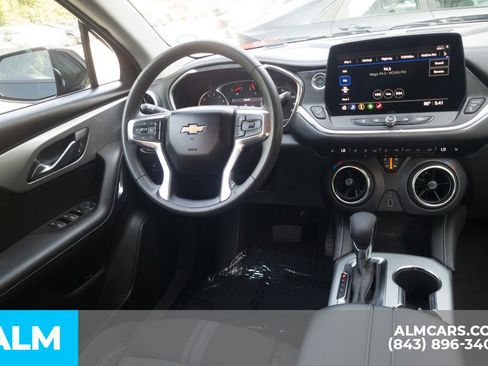 Used 2025 Chevrolet Blazer LT FWD image 21