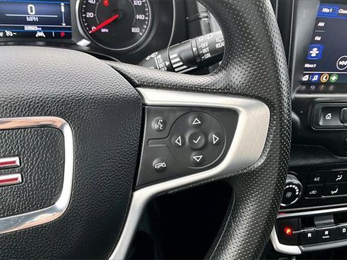 Used 2024 GMC Terrain SLE image 19