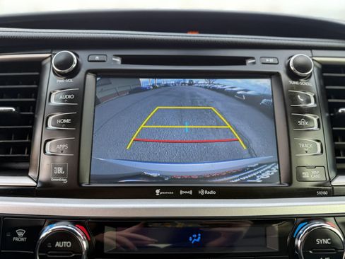 Used 2016 Toyota Highlander Limited Platinum image 34