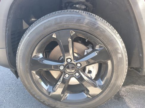 Used 2024 Jeep Grand Cherokee L Altitude image 8