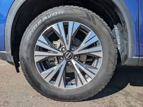 Used 2023 Nissan Rogue SV AWD/4WD image 12