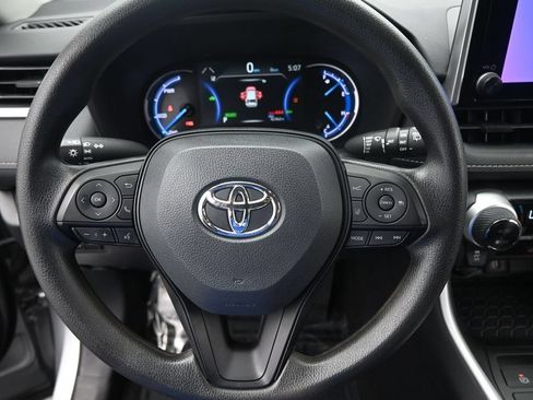 Used 2025 Toyota RAV4 XLE AWD/4WD image 21