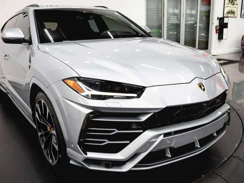 Used 2020 Lamborghini Urus image 13