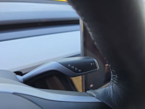 Used 2022 Tesla Model Y Performance image 27