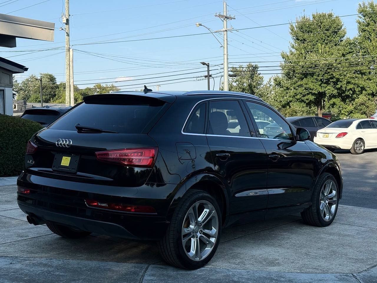 Used 2017 Audi Q3 2.0T Premium Plus w/ Premium Plus Package FWD image 5