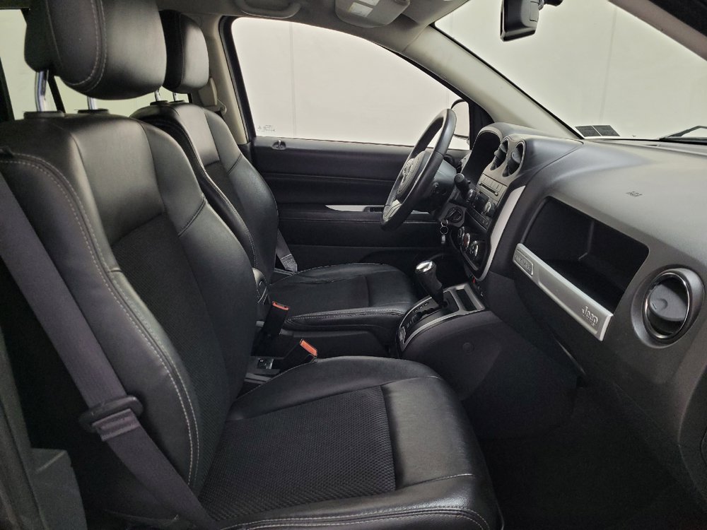 Used 2016 Jeep Compass Latitude AWD/4WD image 21