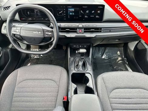 Used 2025 Kia K4 EX image 15