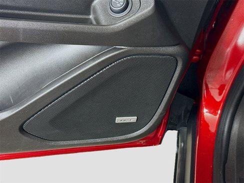 Used 2024 GMC Terrain SLT w/ Infotainment Package II image 13