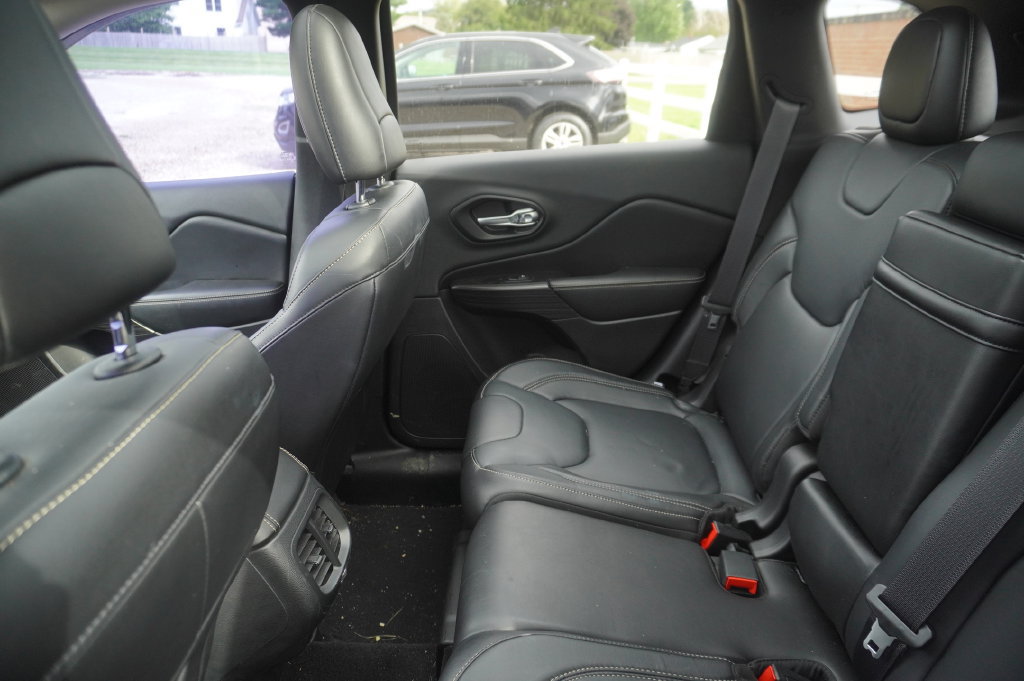 Used 2014 Jeep Cherokee Limited w/ Technology Group AWD/4WD image 4