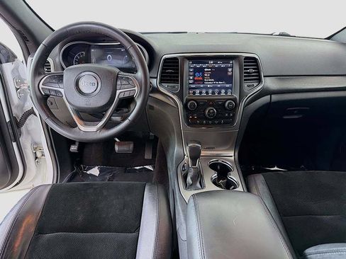 Used 2018 Jeep Grand Cherokee Altitude AWD/4WD image 26