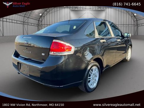 Used 2009 Ford Focus SE image 4