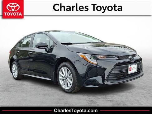 Certified 2025 Toyota Corolla LE w/ LE Premium Package image 1