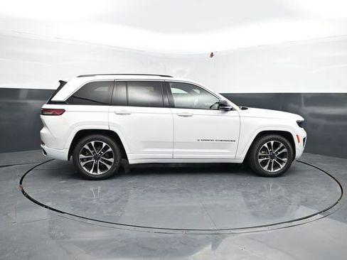 Used 2022 Jeep Grand Cherokee Overland AWD/4WD image 11