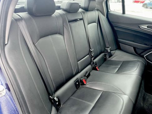 Used 2019 Alfa Romeo Giulia image 15