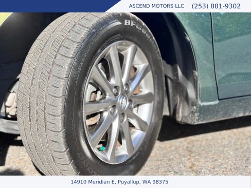 Used 2011 Toyota Camry Hybrid Sedan 4D image 14