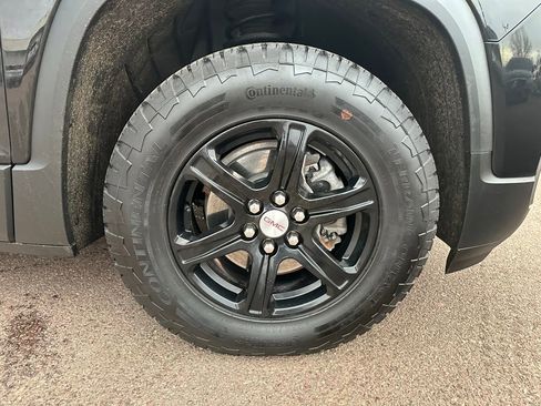 Used 2023 GMC Acadia AT4 w/ Technology Package image 41