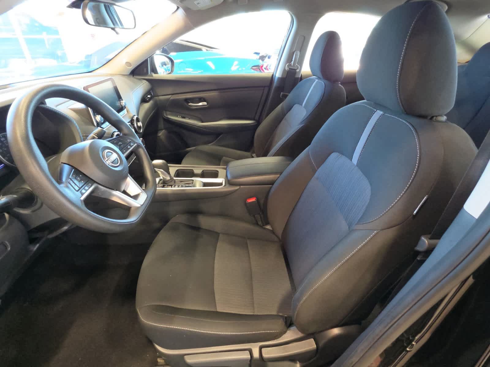 Used 2025 Nissan Sentra SV FWD image 13