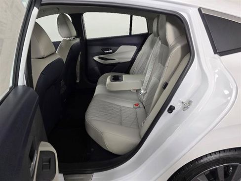 New 2026 Nissan Sentra SL w/ Floor Mat Package FWD image 20