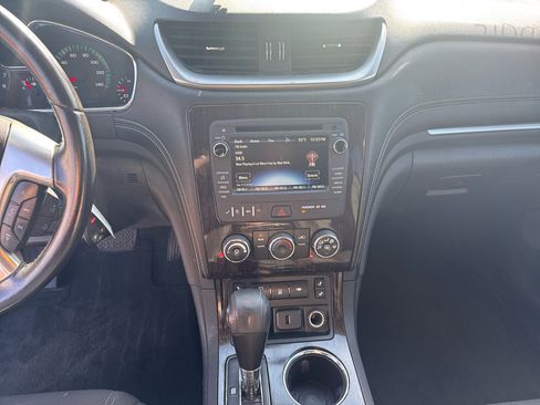 Used 2016 Chevrolet Traverse LT w/ Style and Technology Package image 10