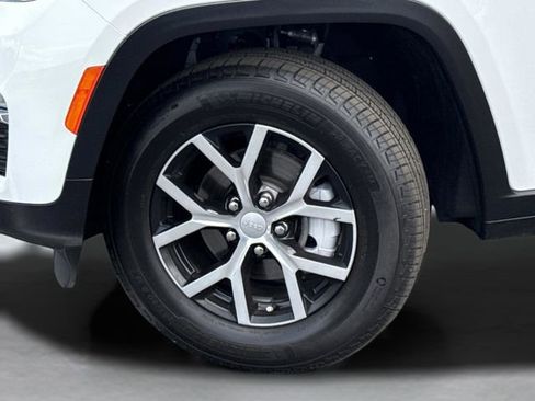 Used 2025 Jeep Grand Cherokee Limited w/ Trailer Tow Package AWD/4WD image 53