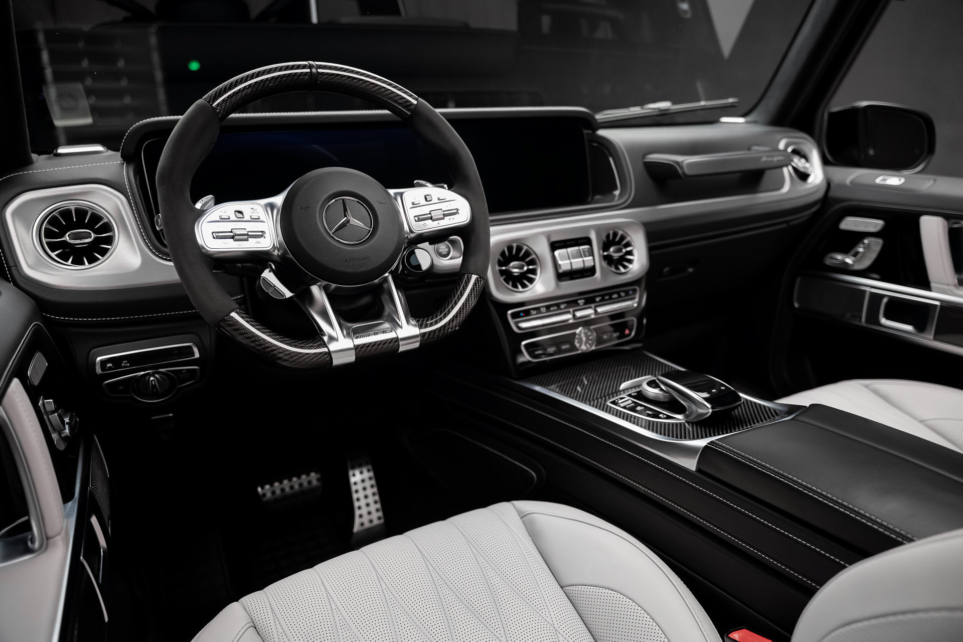 Used 2024 Mercedes-Benz G 63 AMG 4MATIC image 2