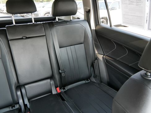 Certified 2024 Volkswagen Tiguan SE AWD/4WD image 14