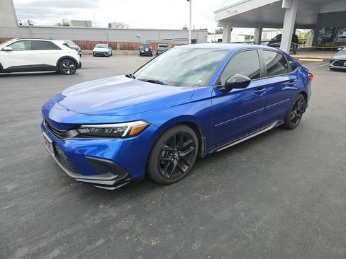 Used 2023 Honda Civic Sport image 1