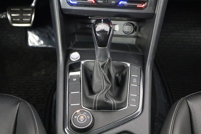 Used 2024 Volkswagen Tiguan SE R-Line AWD/4WD image 29