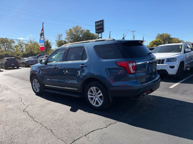 Used 2018 Ford Explorer XLT w/ Equipment Group 202A AWD/4WD image 8