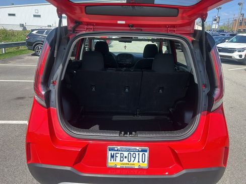 Certified 2023 Kia Soul LX w/ LX Technology Package FWD image 8