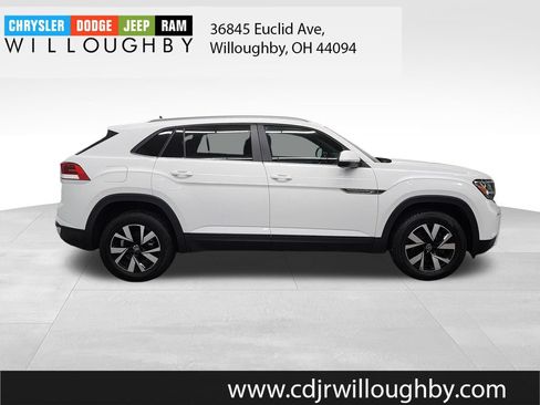 Used 2020 Volkswagen Atlas Cross Sport SE AWD/4WD image 4