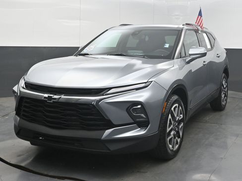 Used 2025 Chevrolet Blazer RS FWD image 4