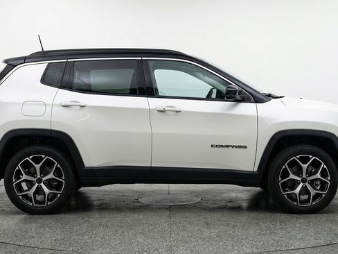 Used 2025 Jeep Compass Limited AWD/4WD image 11