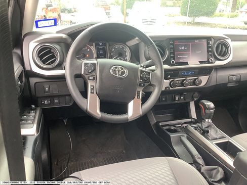 Used 2022 Toyota Tacoma SR5 RWD image 9
