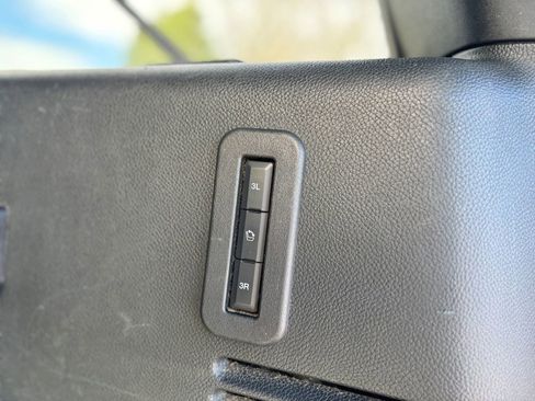 Used 2016 Ford Expedition EL Platinum image 18