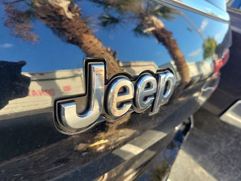 Used 2023 Jeep Grand Cherokee L Overland w/ Luxury Tech Group IV image 9