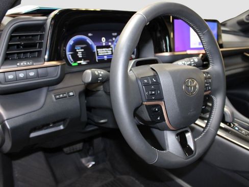 Used 2025 Toyota Crown Signia w/ Advanced Technology Package AWD/4WD image 17