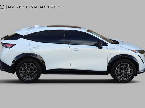 Used 2023 Nissan Ariya AWD image 2