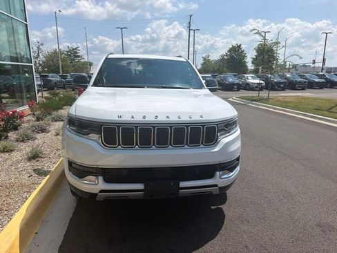 Used 2024 Jeep Wagoneer Series II w/ Premium Group I AWD/4WD image 11