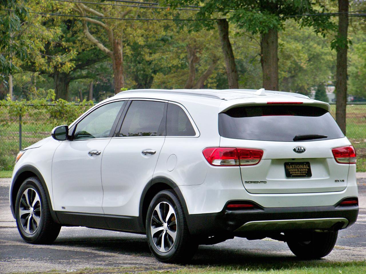 Used 2016 Kia Sorento EX AWD/4WD image 8