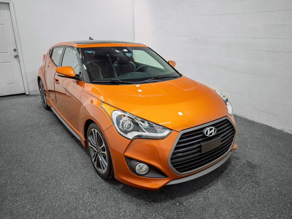 Used 2016 Hyundai Veloster Turbo w/ Option Group 04 FWD image 2