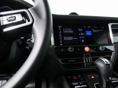 New 2026 Porsche Macan image 13