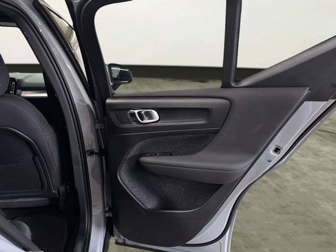Used 2024 Volvo XC40 B5 Core AWD/4WD image 18