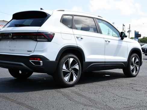 New 2026 Volkswagen Taos SE AWD/4WD image 7