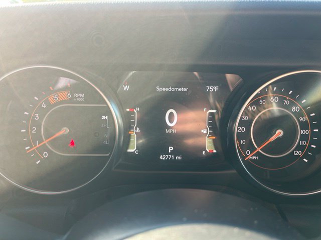 Used 2021 Jeep Gladiator Overland AWD/4WD image 19