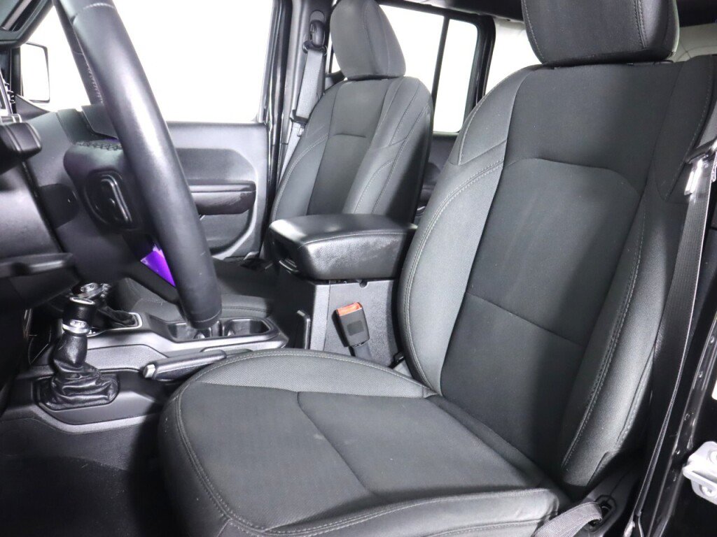 Used 2018 Jeep Wrangler Unlimited Sport S AWD/4WD image 29