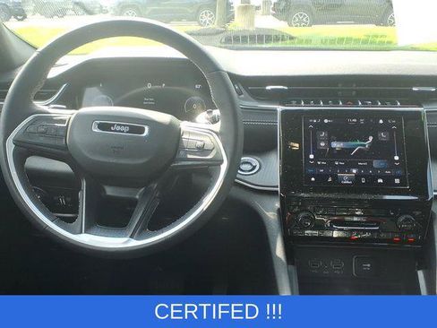 Certified 2025 Jeep Grand Cherokee Altitude AWD/4WD image 10