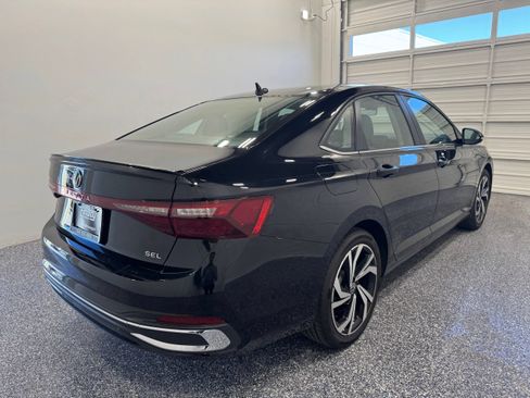 Used 2026 Volkswagen Jetta SEL FWD image 6